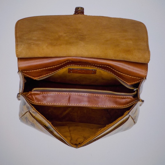 LIKE NEW Map Bag & Wallet FINAL PRICE!! - Picture 3 of 16